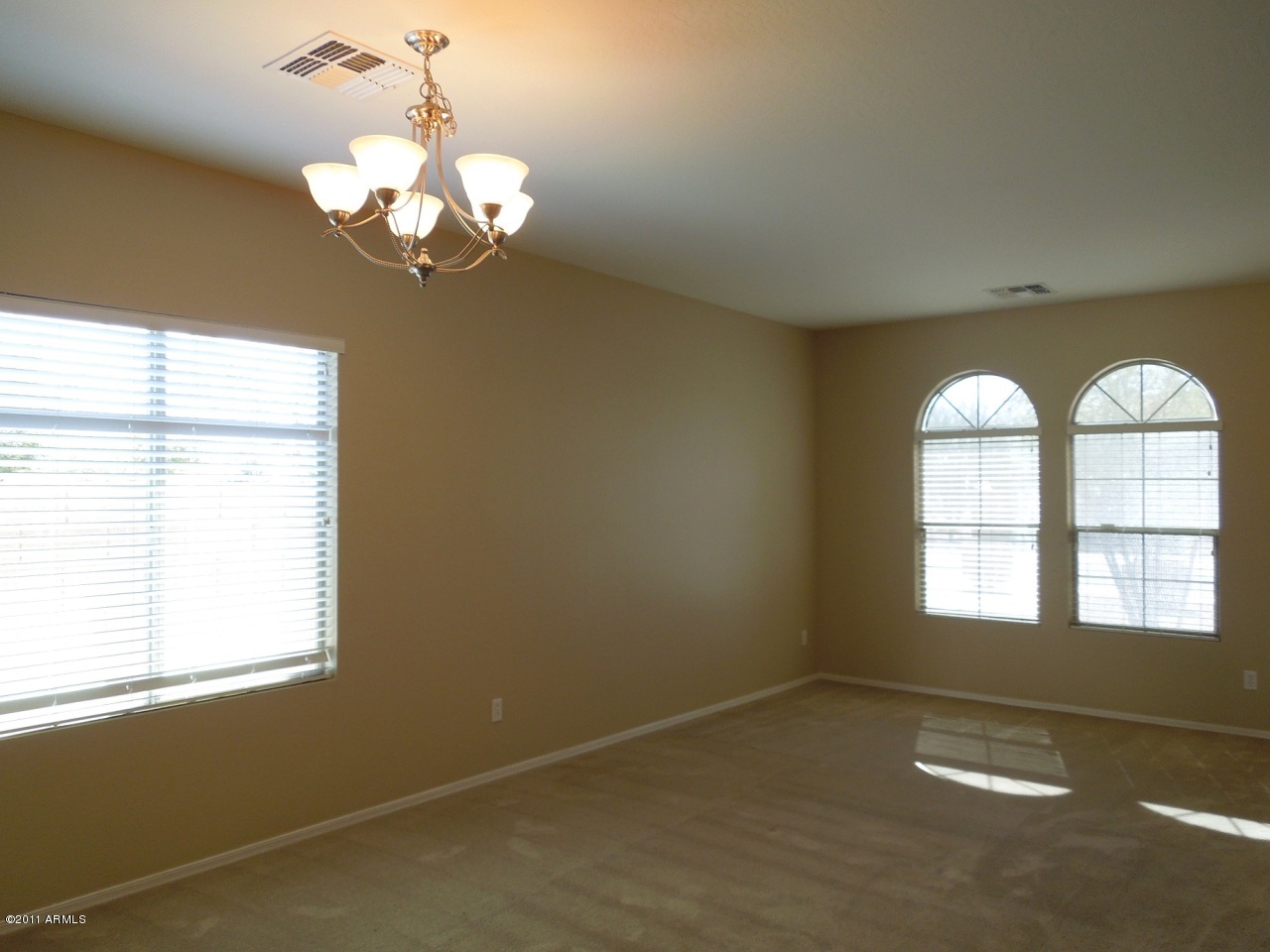 7026 West Beverly Road Laveen, AZ 85339 - Photo 4 of 24 4_LivingRoom