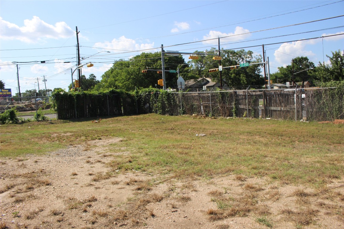 7109 Bennett Avenue Austin, TX 78752 - Photo 2 of 16