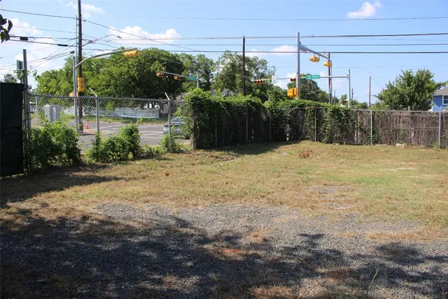 $450,000 | 7109 Bennett Avenue, Austin, TX 78752