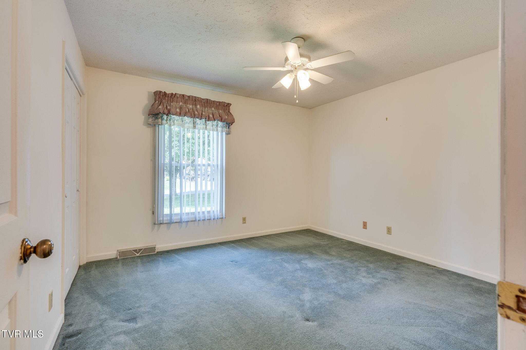 129 Pinecrest Road Kingsport, TN 37660 - Photo 17 of 25 017