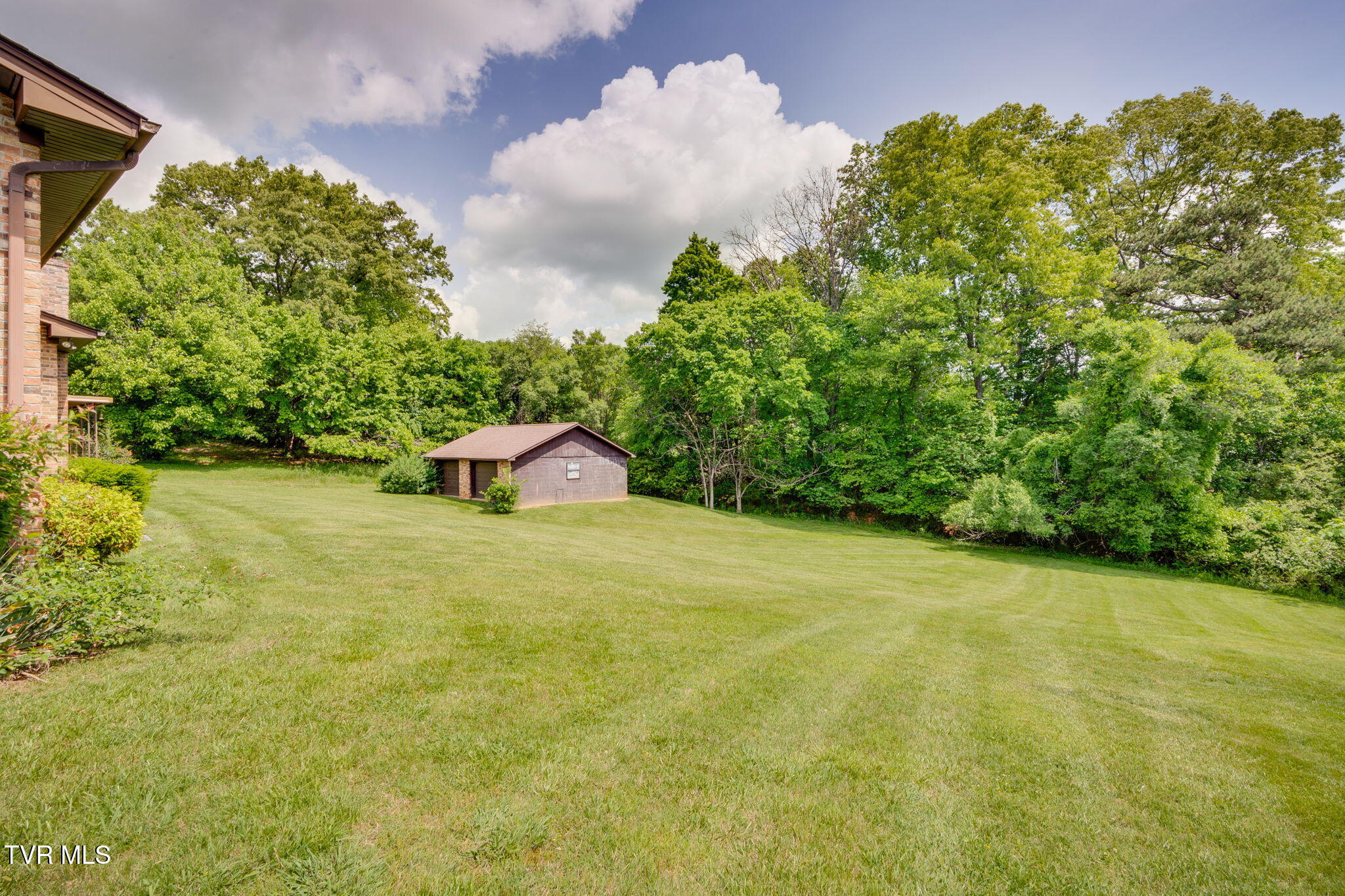 129 Pinecrest Road Kingsport, TN 37660 - Photo 23 of 25 023