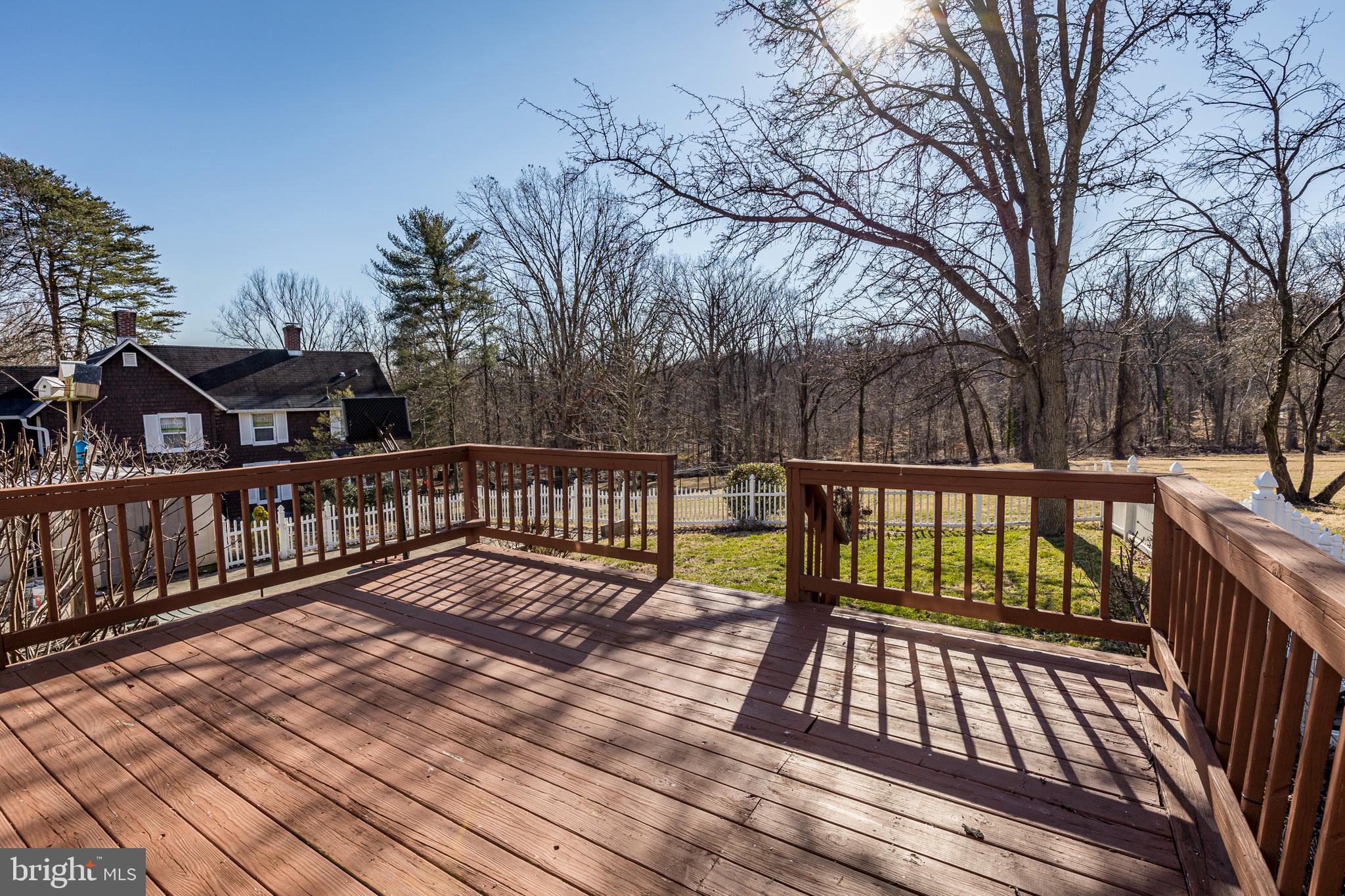 1550 South Rolling Road Baltimore, MD 21227 - Photo 63 of 75 Rear deck