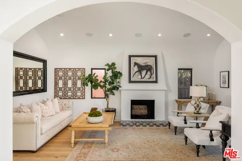 $2,495,000 | 913 South Mullen Avenue, Los Angeles, CA 90019