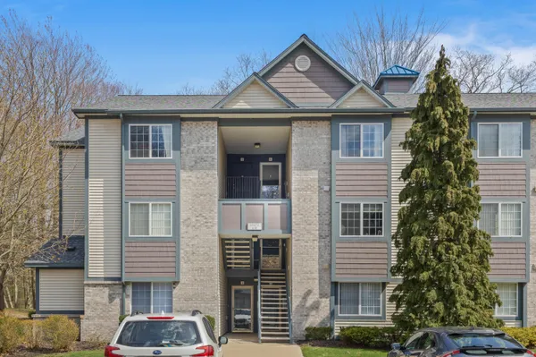 $199,900 | 18372 North Ridge Court, Unit 6, Spring Lake, MI 49456