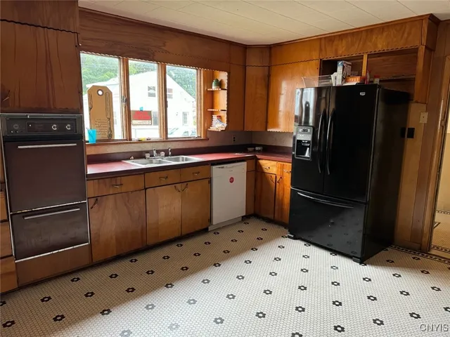 $224,900 | 810 Utica Street, Whitestown, NY 13424