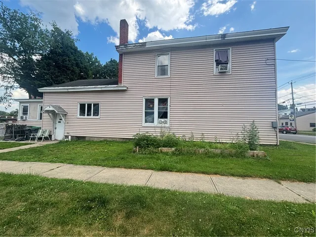 $224,900 | 810 Utica Street, Whitestown, NY 13424