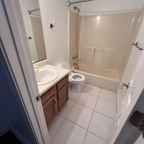 $1,300 | 1325 Greendale Avenue, Unit 6, Fort Walton Beach, FL 32547