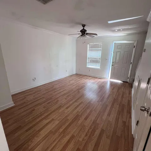 $1,300 | 1325 Greendale Avenue, Unit 6, Fort Walton Beach, FL 32547