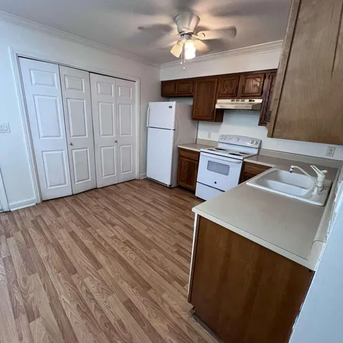 $1,300 | 1325 Greendale Avenue, Unit 6, Fort Walton Beach, FL 32547