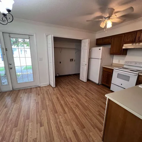 $1,300 | 1325 Greendale Avenue, Unit 6, Fort Walton Beach, FL 32547