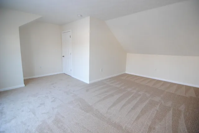 $2,750 | 18 Cadogan Way, Nashua, NH 03062