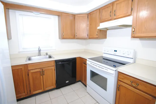 $2,750 | 18 Cadogan Way, Nashua, NH 03062