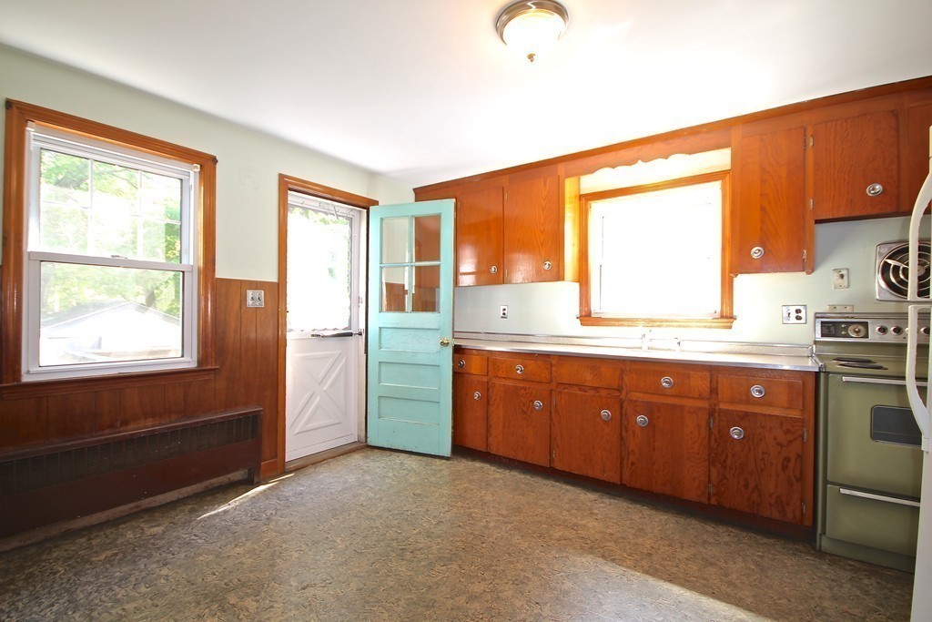 9 Bradley Road Braintree, MA 02184 - Photo 3 of 19 Gallery Image 3