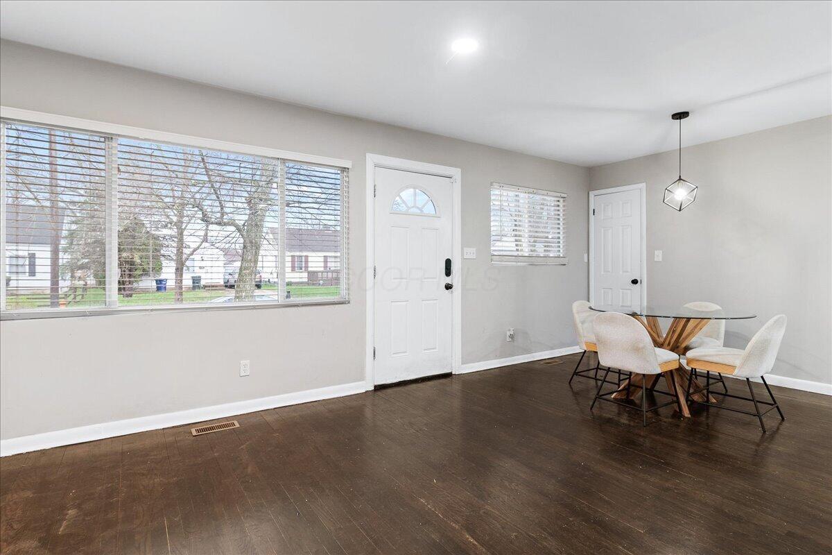 2992 Howey Road Columbus, OH 43224 - Photo 12 of 25 12-Dining to Living Room