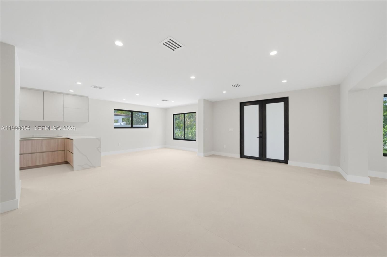 6332 Southwest 28th Street Miami, FL 33155 - Photo 4 of 42