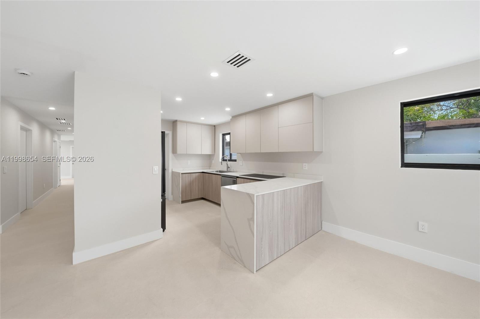 6332 Southwest 28th Street Miami, FL 33155 - Photo 7 of 42