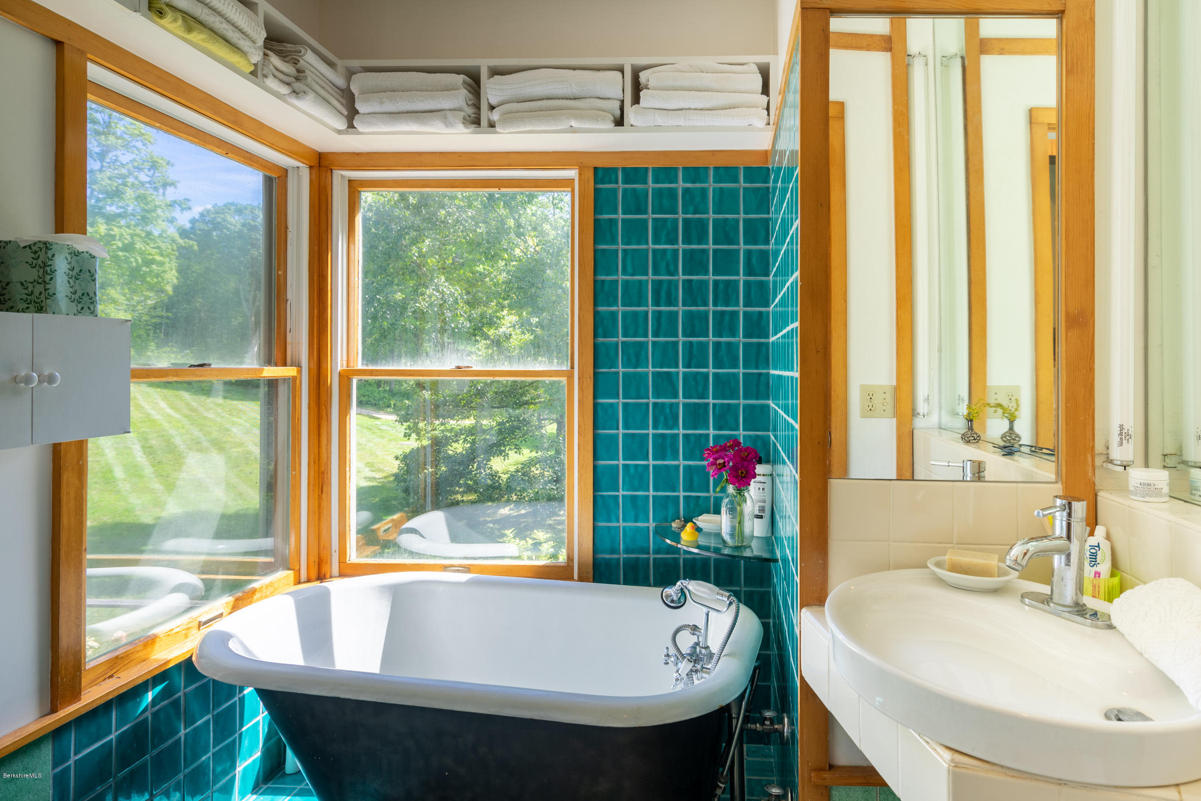 132 Bull Hill Road Sheffield, MA 01257 - Photo 27 of 72 27 first floor bath