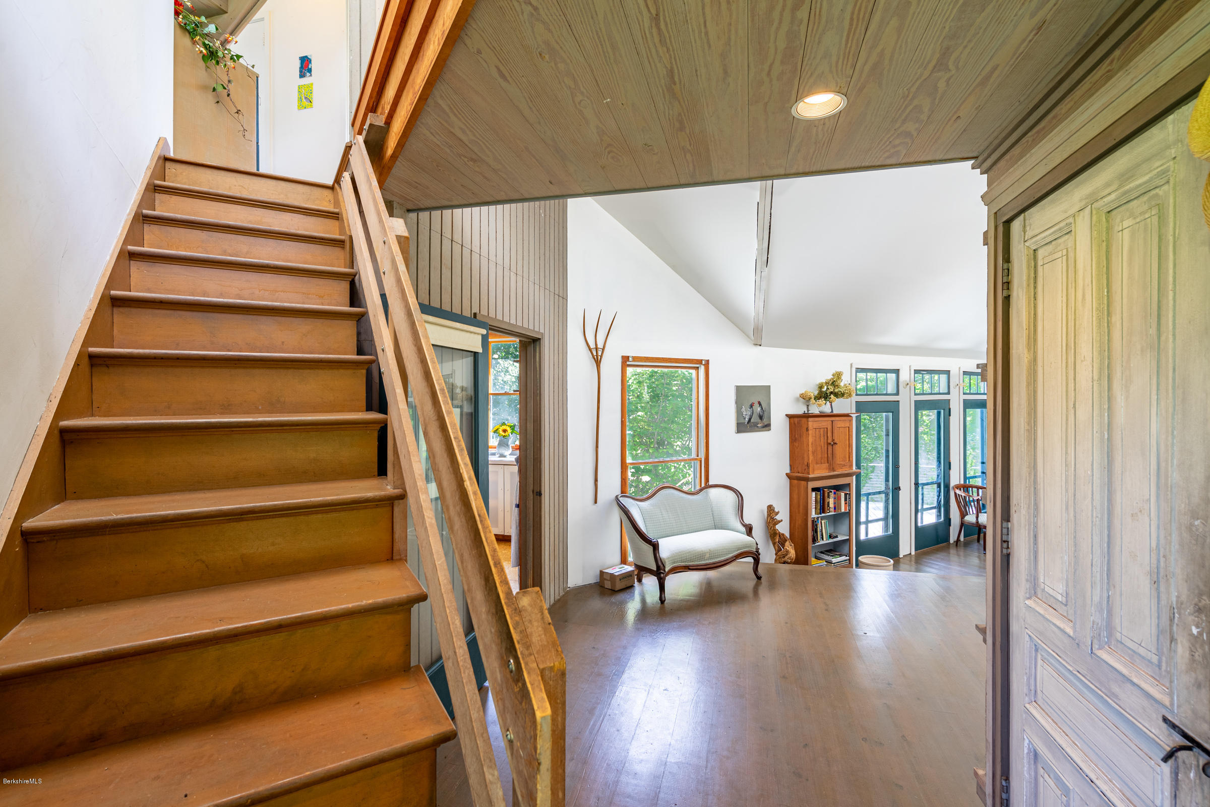 132 Bull Hill Road Sheffield, MA 01257 - Photo 33 of 72 33 main staircase