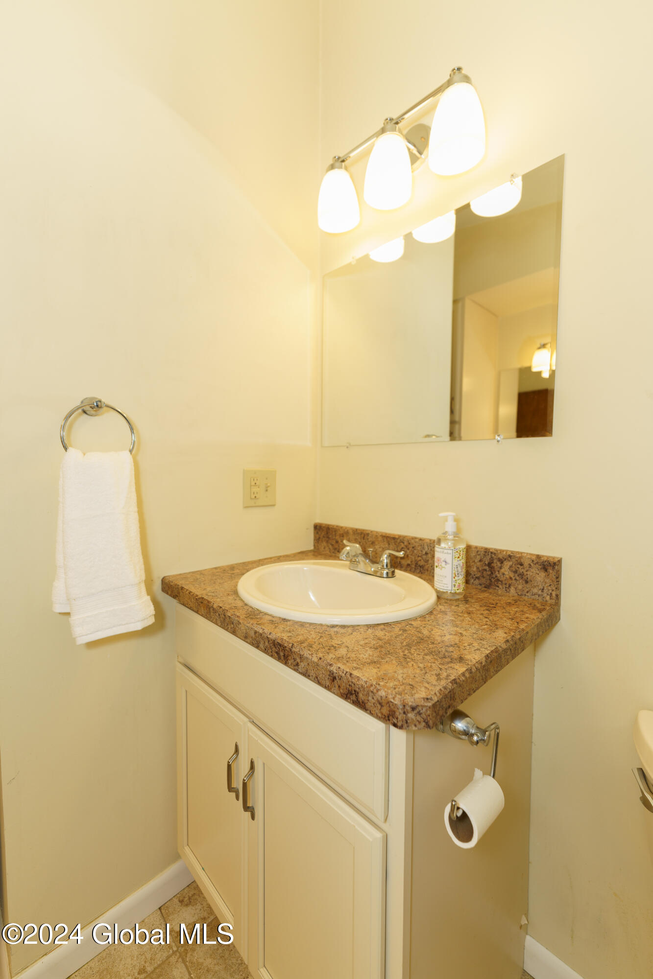 2900 West Old State Road Schenectady, NY 12303 - Photo 19 of 35 2nd Full Bathroom 1