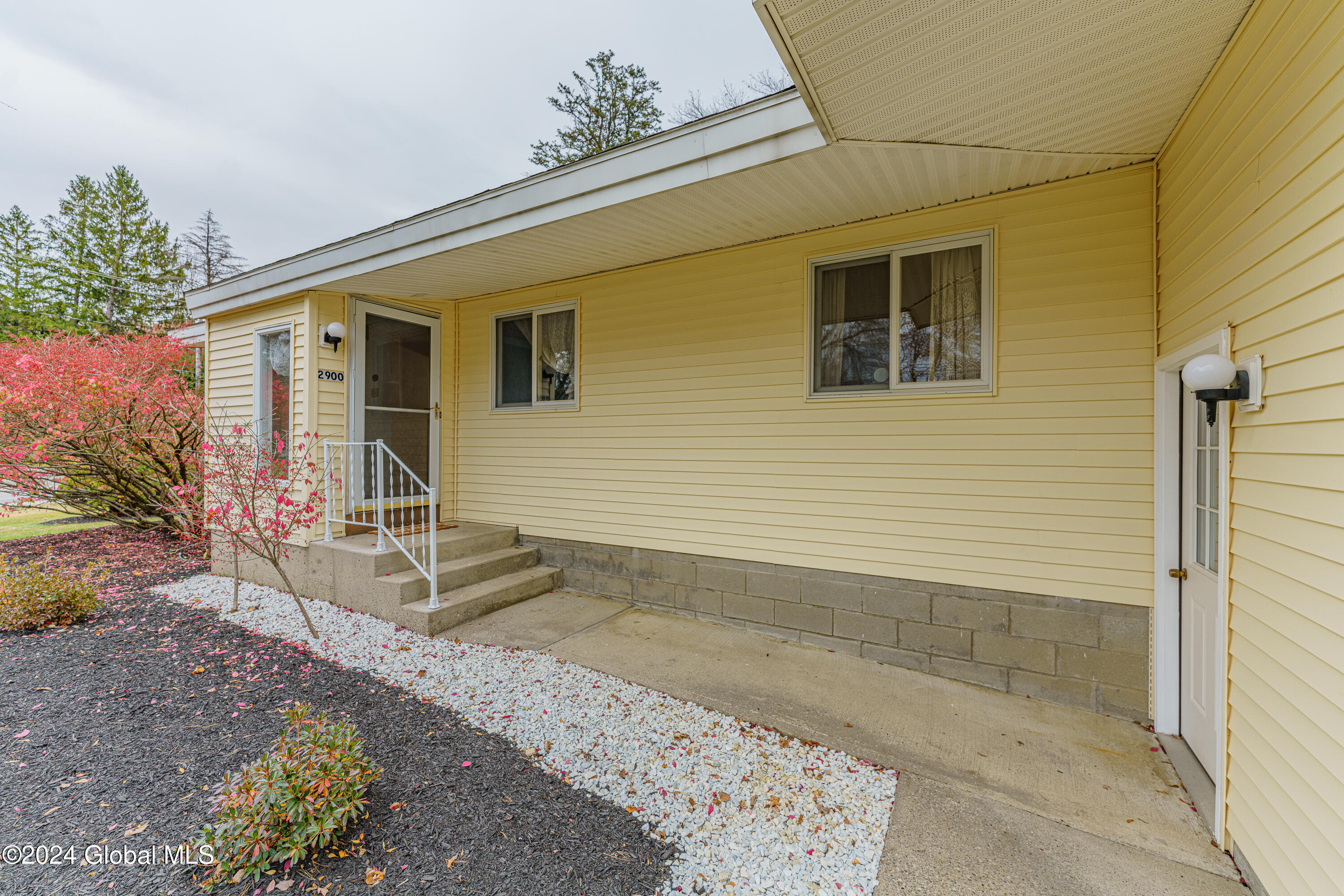 2900 West Old State Road Schenectady, NY 12303 - Photo 3 of 35 Covered Front Entryway