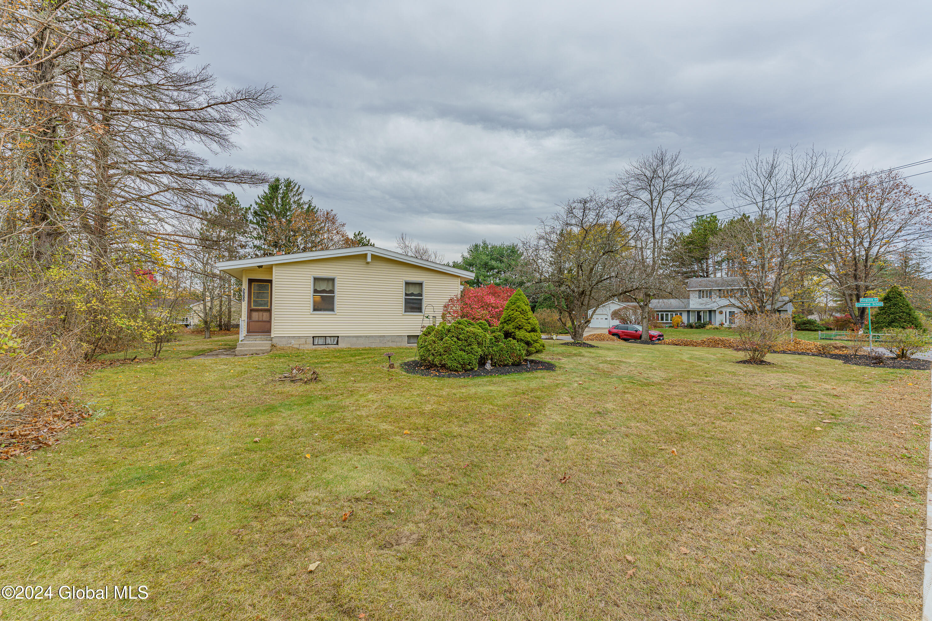 2900 West Old State Road Schenectady, NY 12303 - Photo 34 of 35 Large Corner Lot