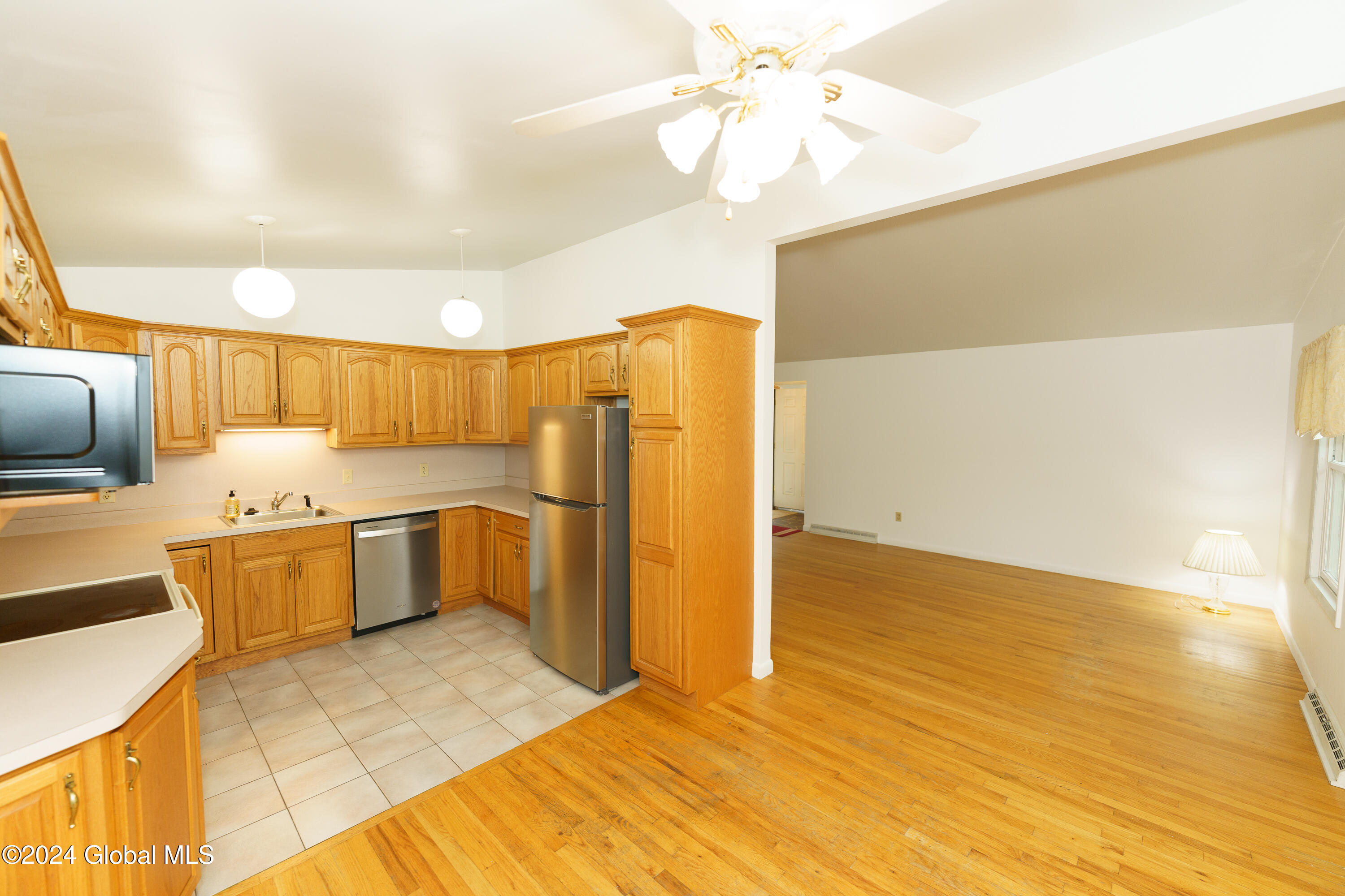 2900 West Old State Road Schenectady, NY 12303 - Photo 8 of 35 Kitchen