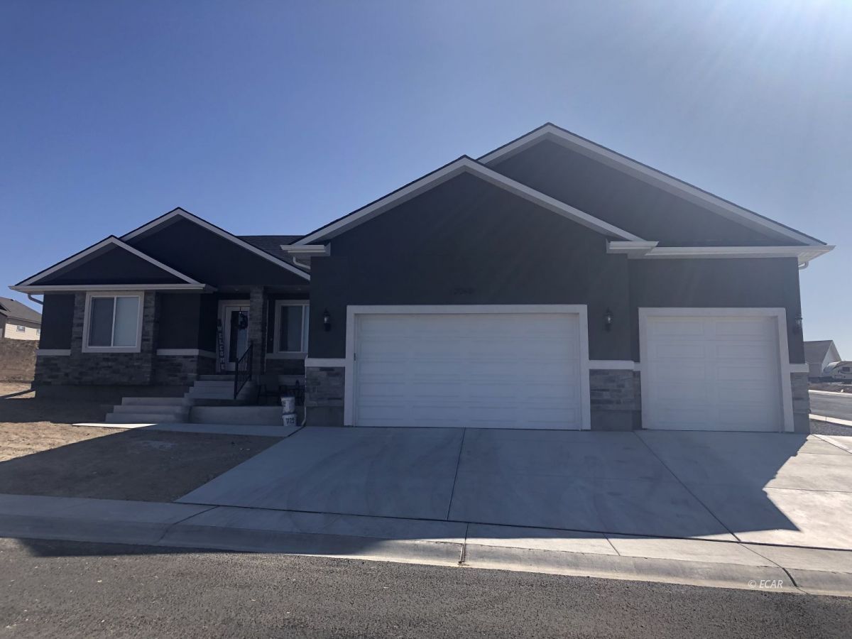 2068 Eagle Rdg Loop, Unit 21 Elko, NV 89801 - Photo 1 of 4 Gallery Image 1