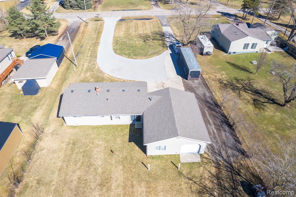 2372 Gibson Road Grand Blanc, MI 48439 - Photo 11 of 14