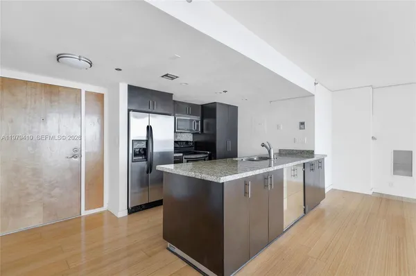 $3,000 | 7601 East Treasure Drive, Unit 1522, North Bay Village, FL 33141