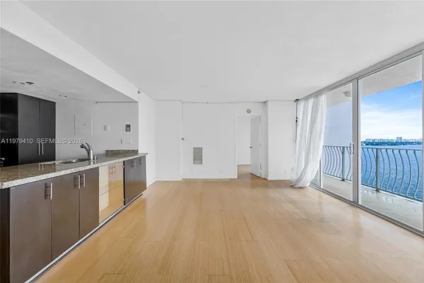 $3,000 | 7601 East Treasure Drive, Unit 1522, North Bay Village, FL 33141