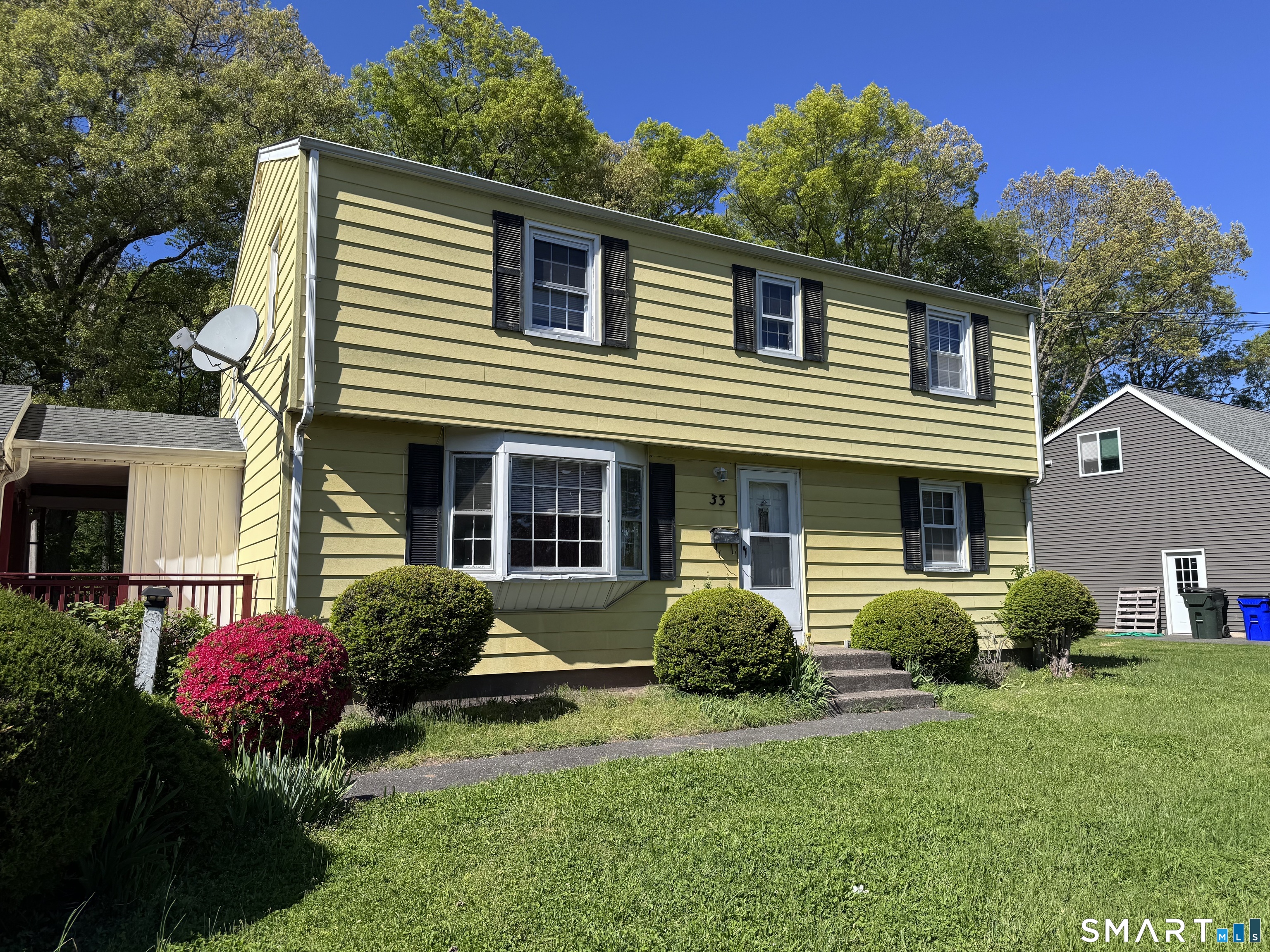 33 Thomas Street Windsor Locks, CT 06096 - Photo 2 of 33
