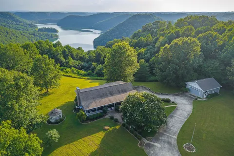 $949,900 | 11720 Fox Hill Road, Baxter, TN 38544