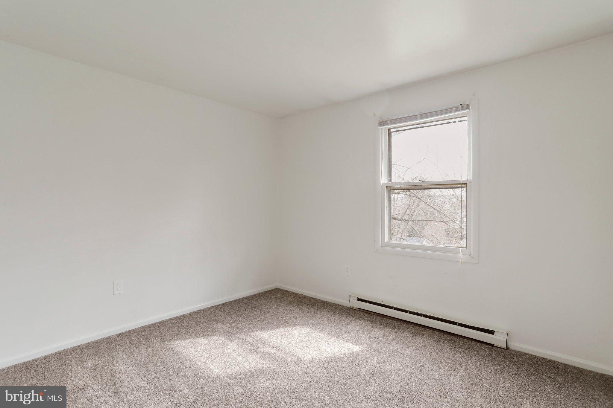 30 East E Street Brunswick, MD 21716 - Photo 12 of 33 Bedroom 2