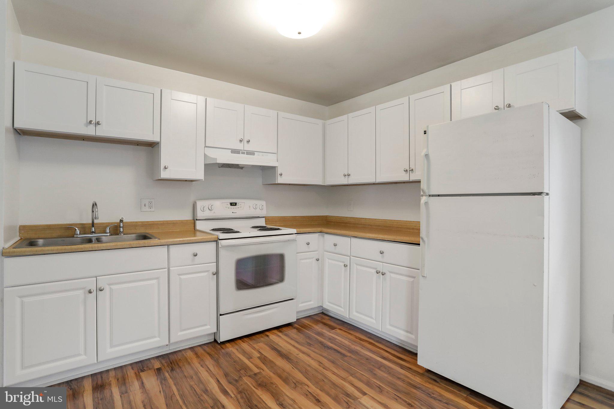 30 East E Street Brunswick, MD 21716 - Photo 19 of 33 Kitchen