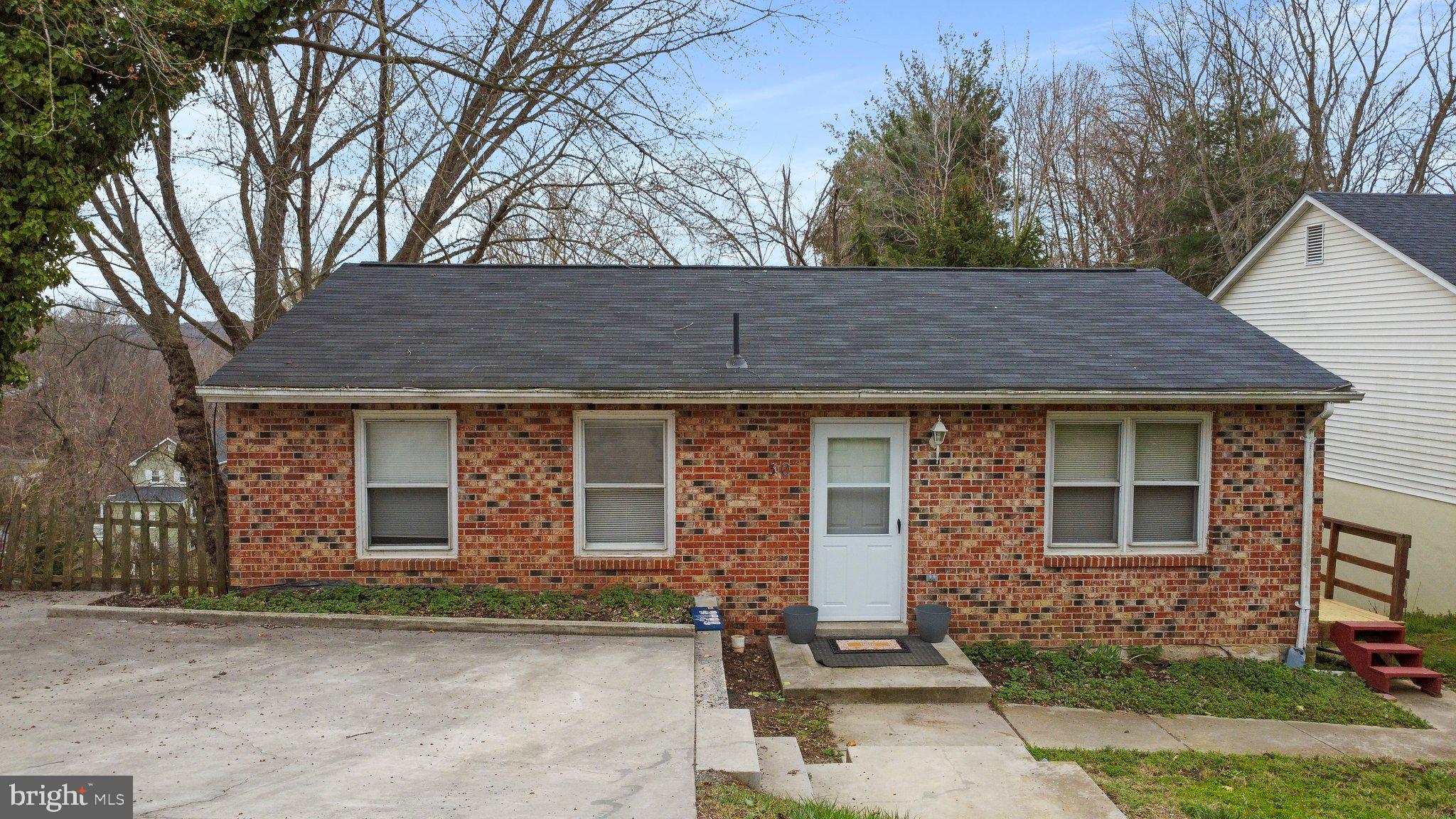 30 East E Street Brunswick, MD 21716 - Photo 2 of 33