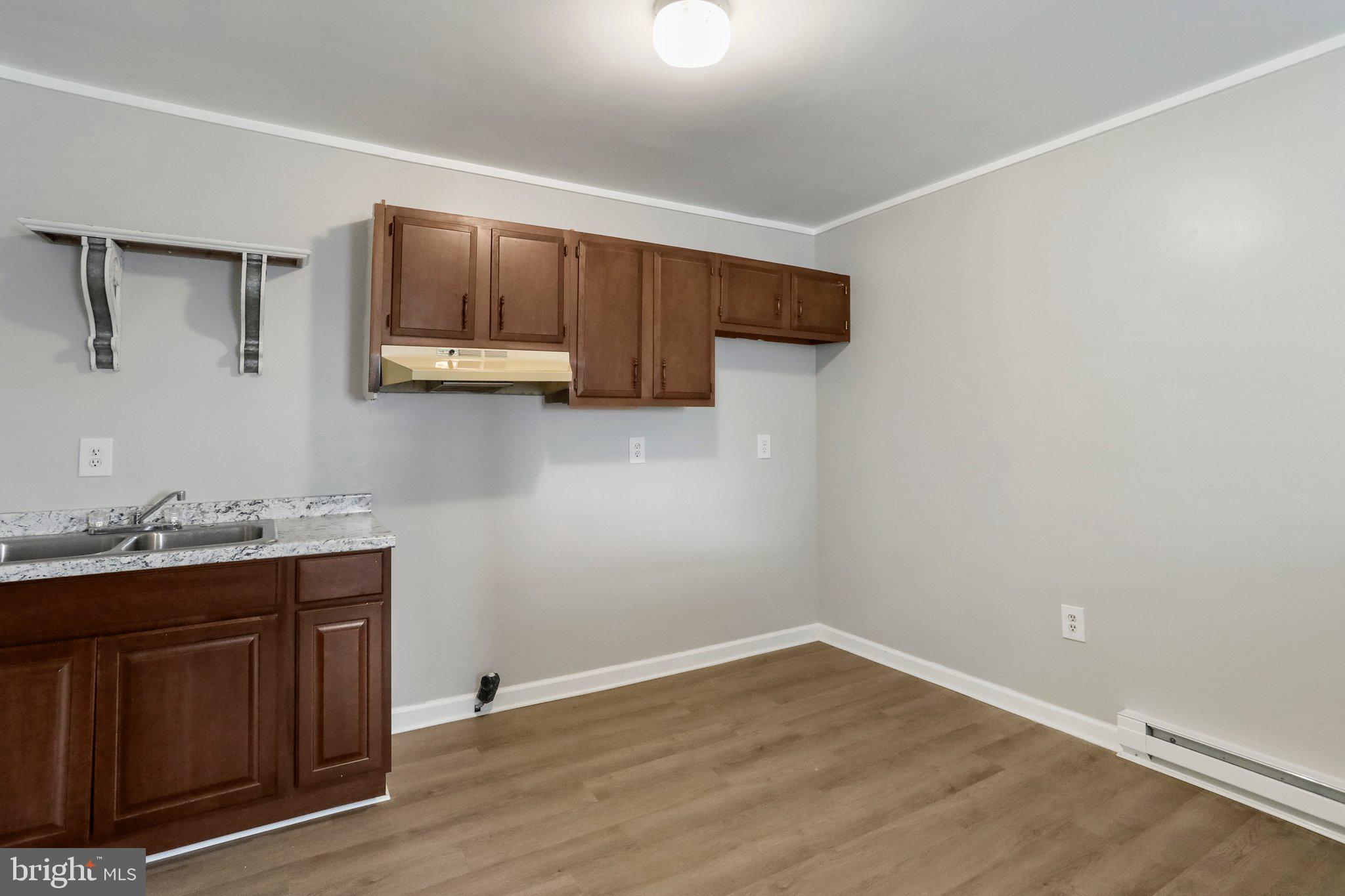 30 East E Street Brunswick, MD 21716 - Photo 29 of 33 Lower Level Wet Bar/Kitchen