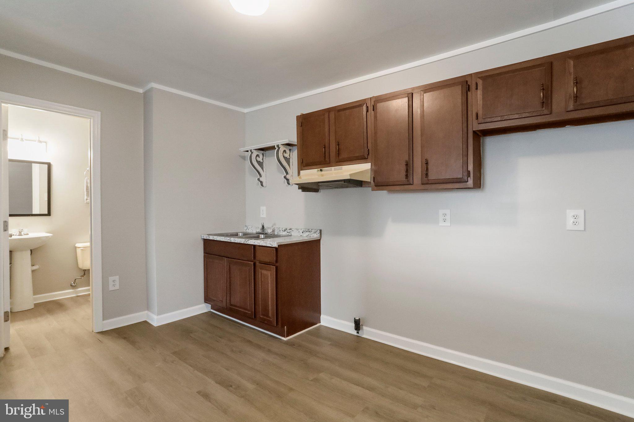 30 East E Street Brunswick, MD 21716 - Photo 30 of 33 Lower Level Wet Bar/Kitchen