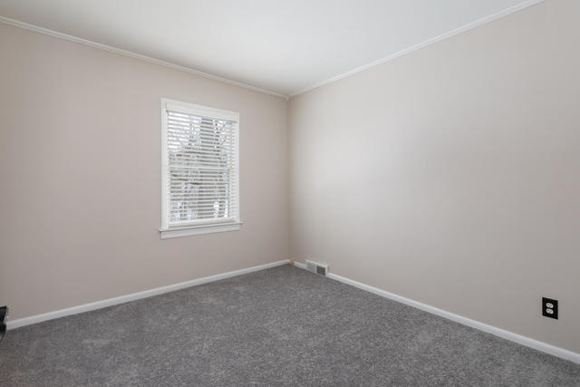 S477 Winfield Road Winfield, IL 60190 - Photo 16 of 29 an empty room with a window