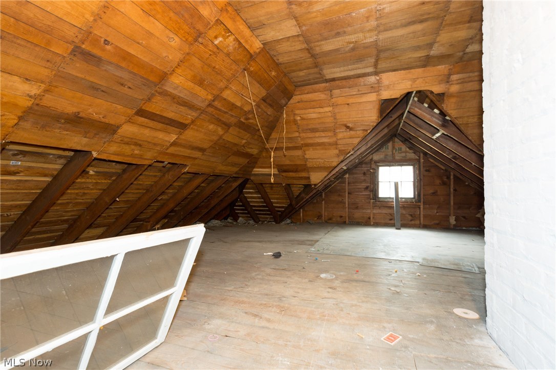 13379 Cedar Road Cleveland Heights, OH 44118 - Photo 22 of 27