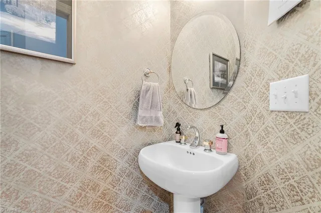 $609,000 | 3707 Bradwyck Circle, Winston-Salem, NC 27104