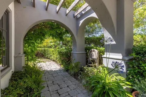 $3,999,000 | 7729 Calle Amanacer, Rancho Santa Fe, CA 92067
