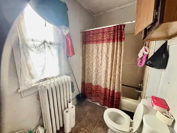 $215,000 | 1016 South Main Street, Belvidere, IL 61008