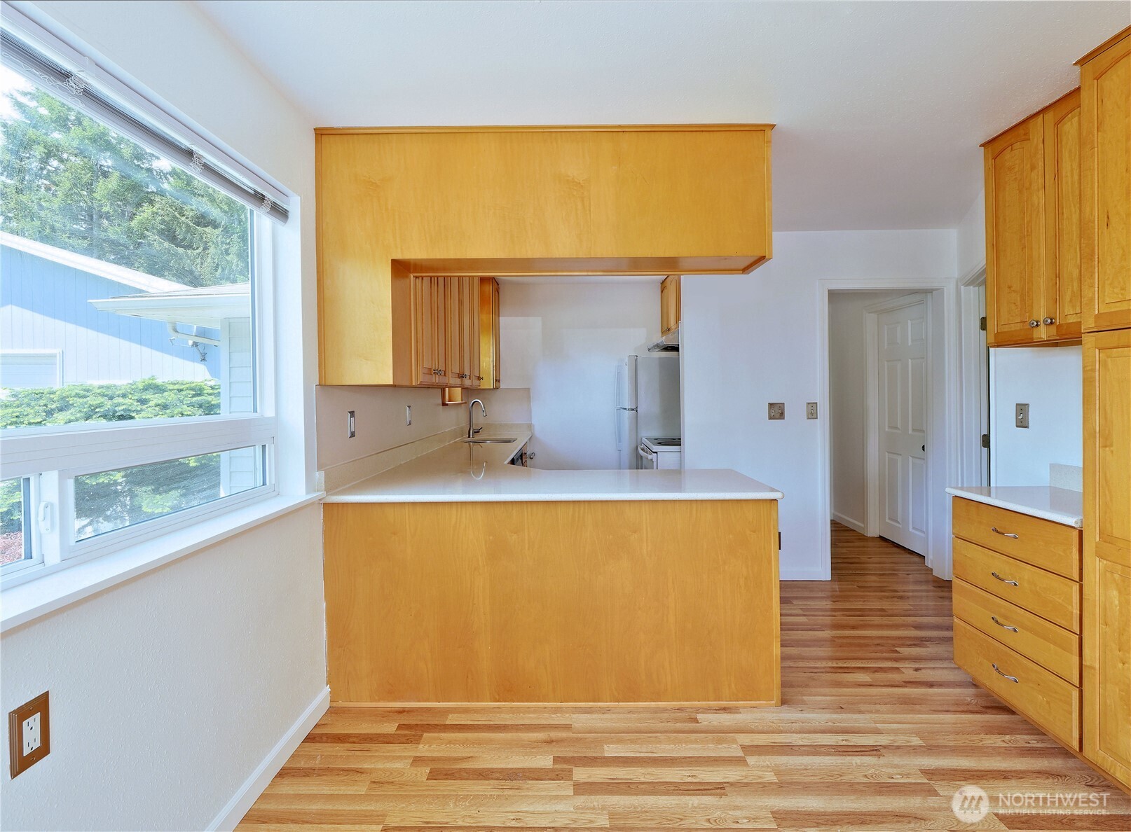 423 Lind Avenue Southwest Renton, WA 98057 - Photo 9 of 33