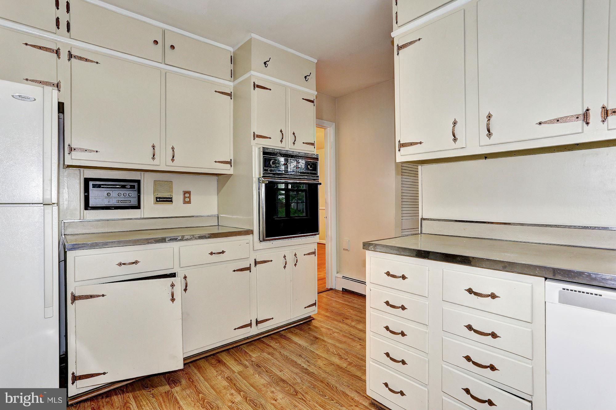 3125 The Oaks Road Ellicott City, MD 21043 - Photo 7 of 18 Kitchen