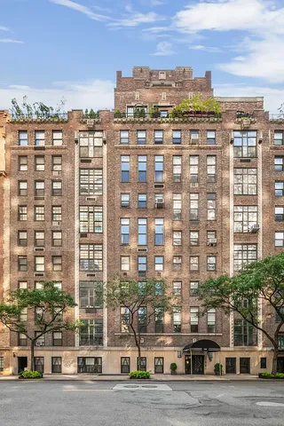 $785,000 | 434 East 52nd Street, Unit 2D | Midtown East