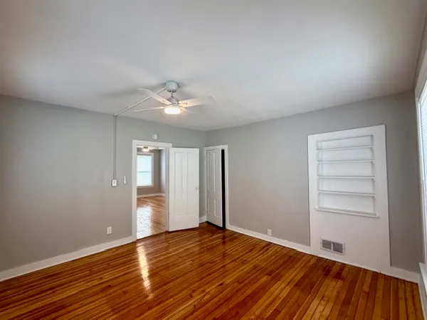 $2,800 | 609 1st Street, Unit 1, Libertyville, IL 60048