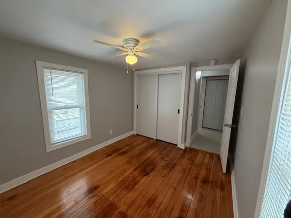 $2,800 | 609 1st Street, Unit 1, Libertyville, IL 60048