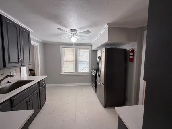$2,800 | 609 1st Street, Unit 1, Libertyville, IL 60048