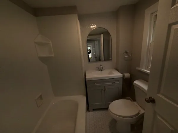$2,800 | 609 1st Street, Unit 1, Libertyville, IL 60048
