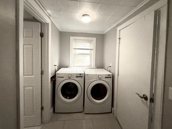 $2,800 | 609 1st Street, Unit 1, Libertyville, IL 60048